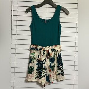 Super cute romper Size L (8-10)